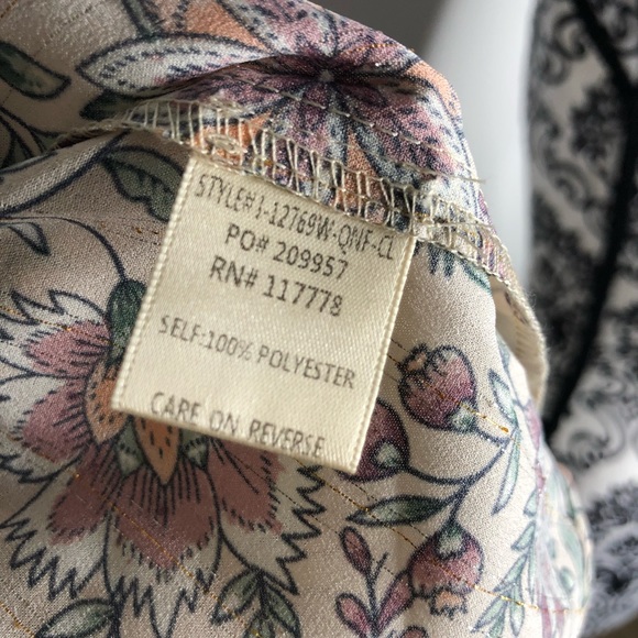 Love Stitch It’s Beyond Love Metallic Blouse - Picture 9 of 12